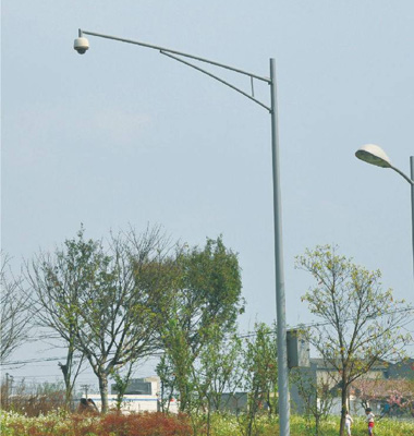 燕尾（wěi）式道路監控杆