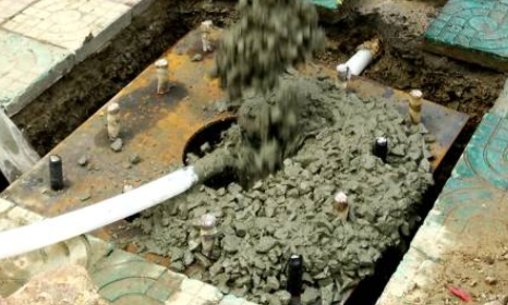 道路交通杆件基礎水泥澆築