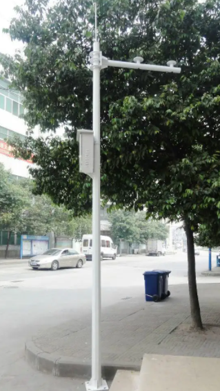 道（dào）路監控立杆