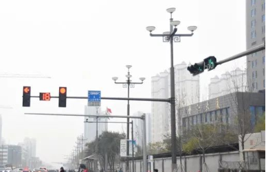 道路(lù)交通信號杆