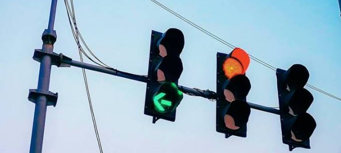 道路交（jiāo）通信號燈