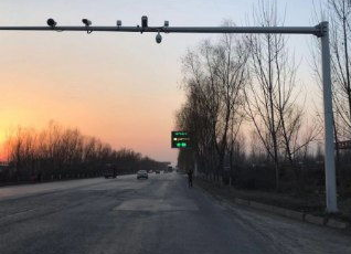 電子警察杆（gǎn）